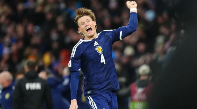 Fabrizio Romano hé lộ chi tiết hợp đồng McTominay, Man Utd hết cửa mua lại giá rẻ