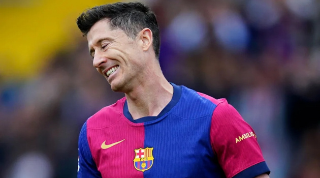 Barcelona không gia hạn Lewandowski: Lòng tri ân xen lẫn nỗi lo kế thừa ở Camp Nou