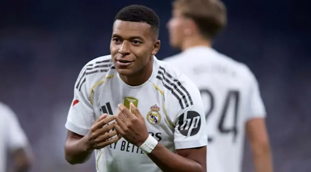 Kylian Mbappe vượt qua Di Stefano, tiến gần đến những huyền thoại như Ronaldo và Puskas