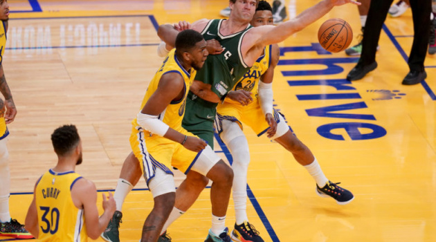 Lịch thi đấu NBA 14/1: GSW so tài nhà đương kim vô địch 