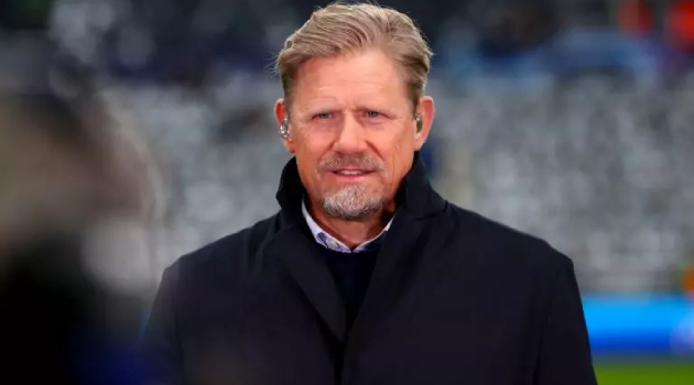 Peter Schmeichel nhận xét về lối chơi của Arsenal sau trận thua Liverpool