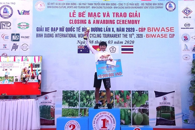 Ao trang - Nguyen Thi Kim Cuong